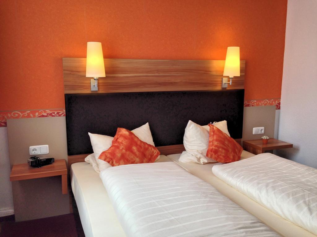 Hotel Cafe Konditorei Koeppel Бинген ам Рейн Екстериор снимка